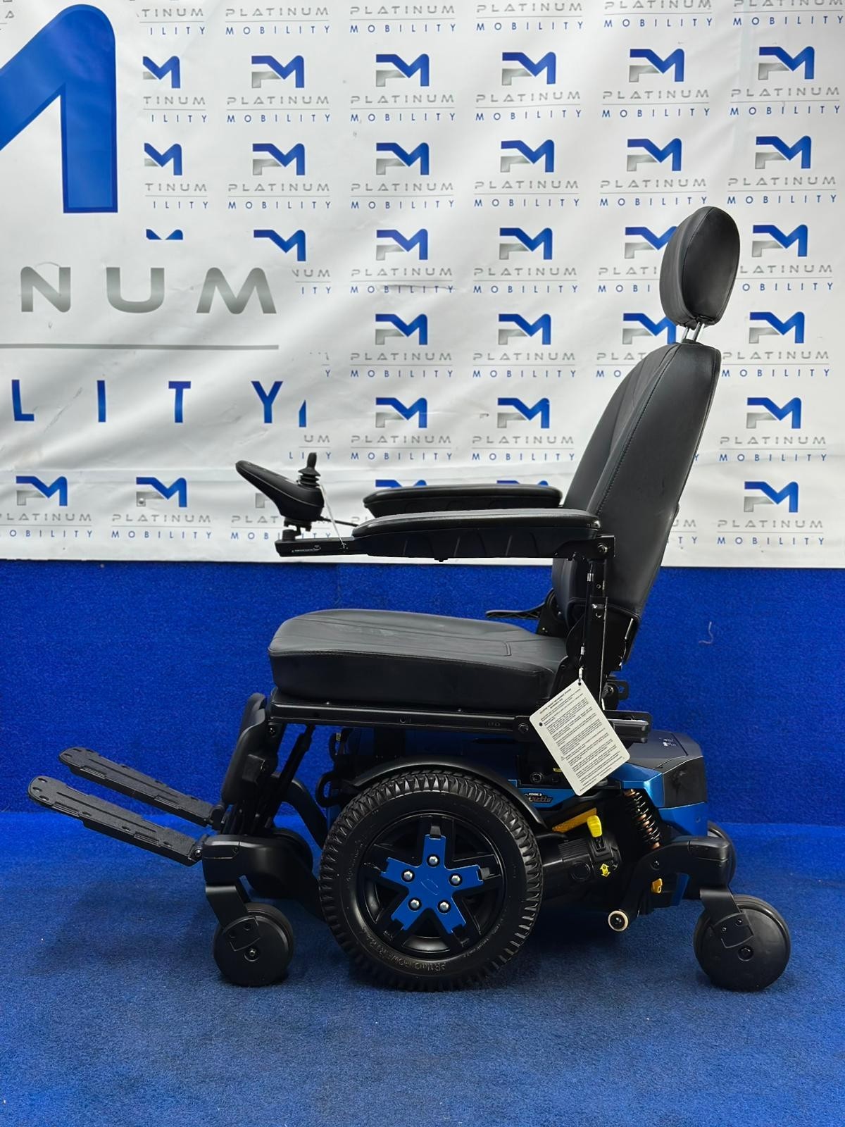 Quantum Edge 3 Stretto Powerchair – 4mph, Compact Electric Wheelchair (941)