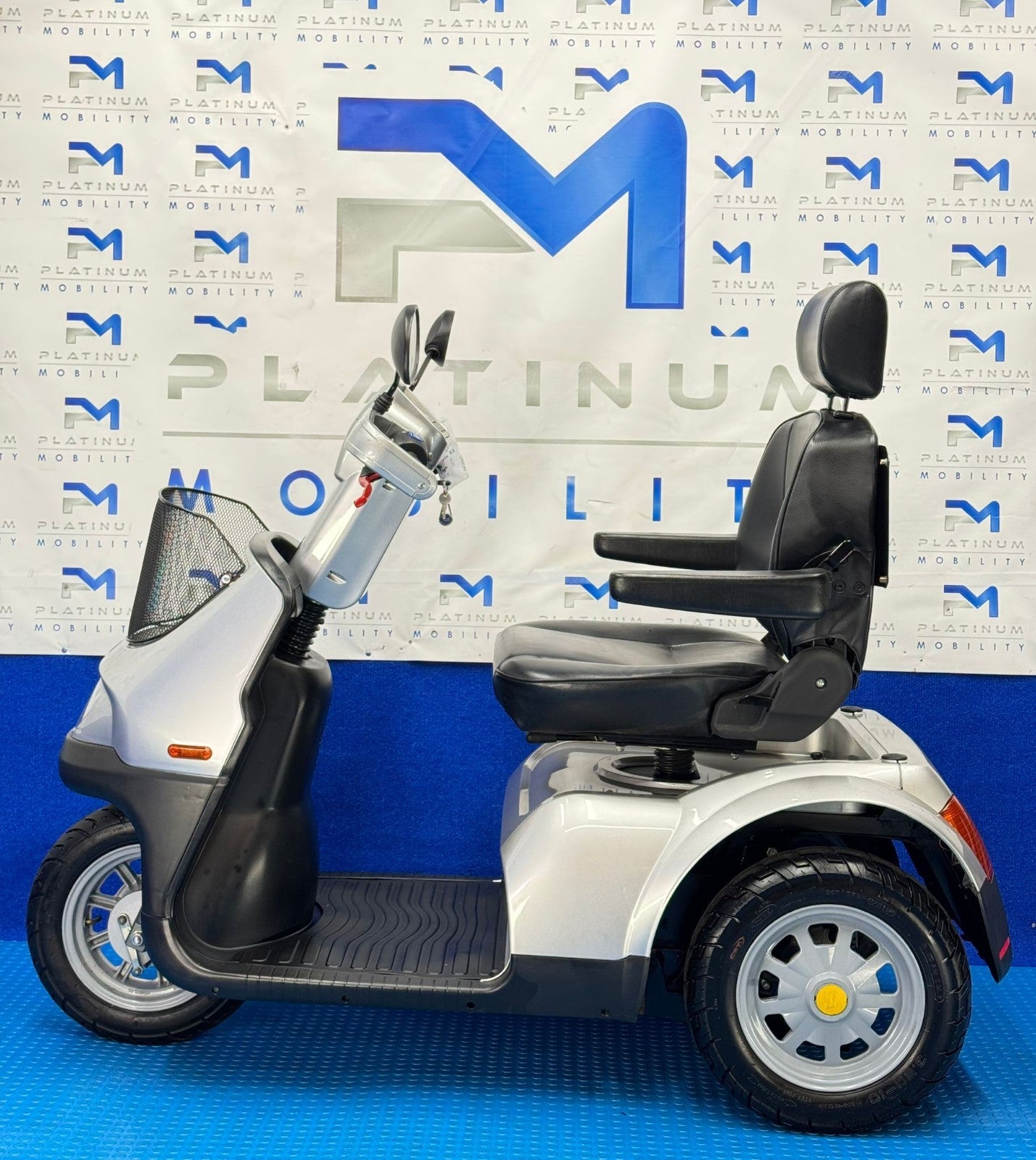 TGA Breeze S3 8MPH LARGE Electric Mobility Scooter All Terrain 1869