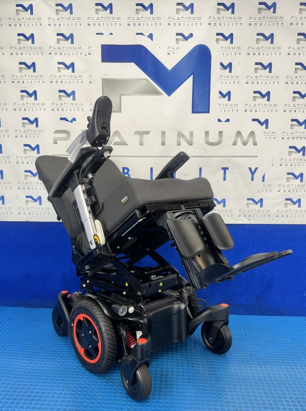2025 Sunrise Quickie Q500 M Powerchair Rise & Tilt 6mph New Batteries 2471