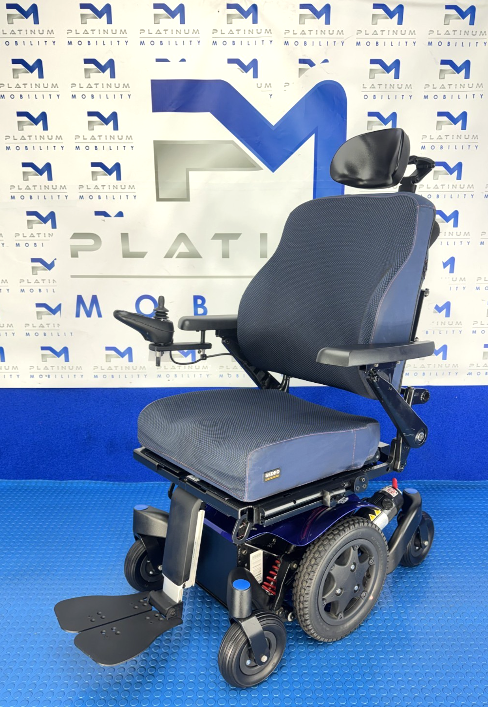 Sunrise Quickie Q300M Powerchair 4 mph Riser, Tilt Electric Wheelchair 4093