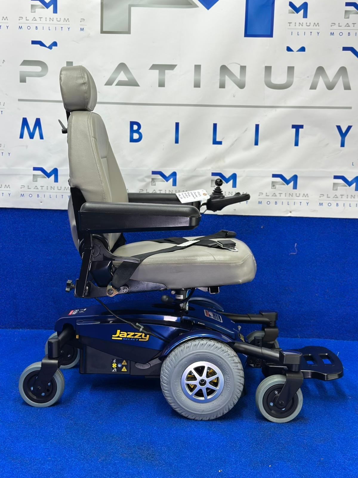 PRIDE Jazzy Select 6 Narrow MWD Powerchair – Electric Wheelchair 4mph