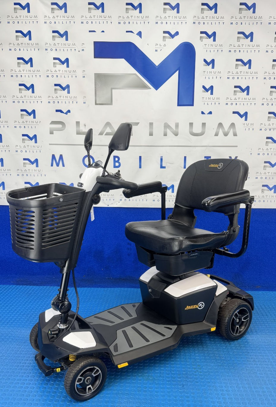 Pride Jazzy Zero Turn Mobility Scooter New Batteries 4mph 2412