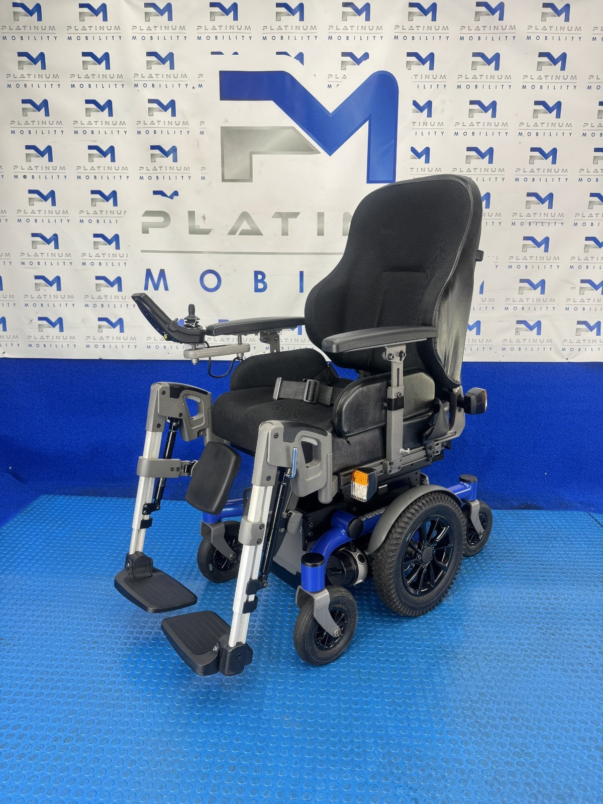 2025 Dietz Sango Advaned M Slimline 6MPH Rise & Tilt Electric Wheelchair 2541