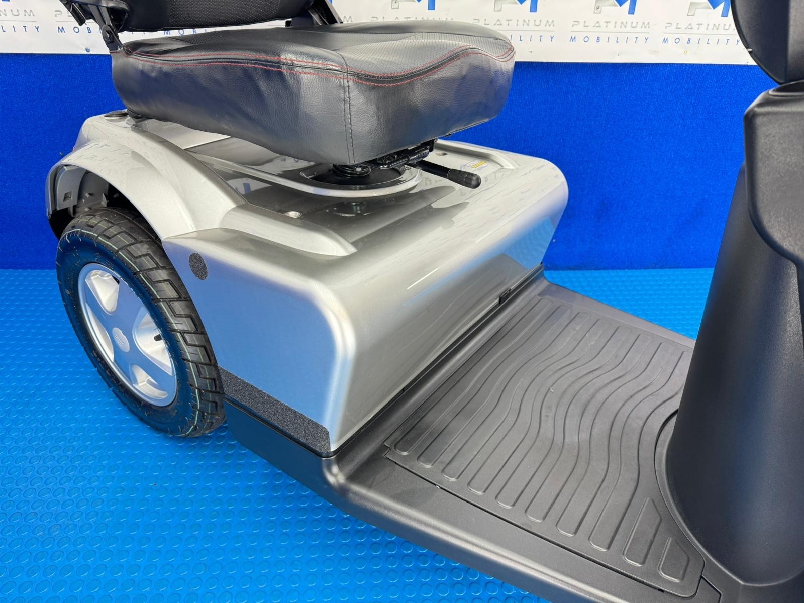 2024 TGA Breeze S3 8MPH LARGE Mobility Scooter All Terrain *2016