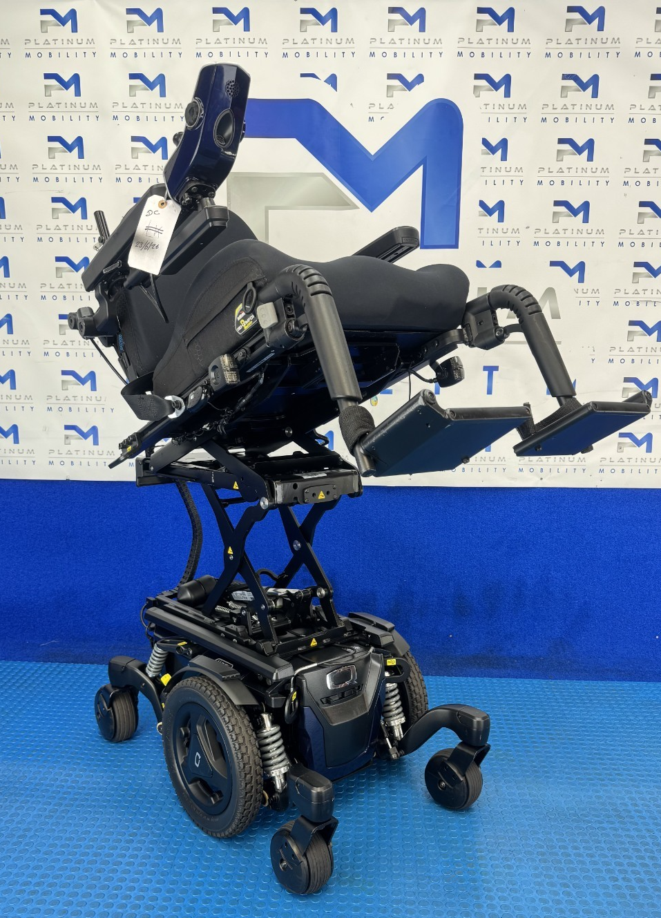 PRIDE QUANTUM EDGE 3 STRETTO i-LEVEL 6 MPH ELECTRIC MOBILITY POWERCHAIR 1095