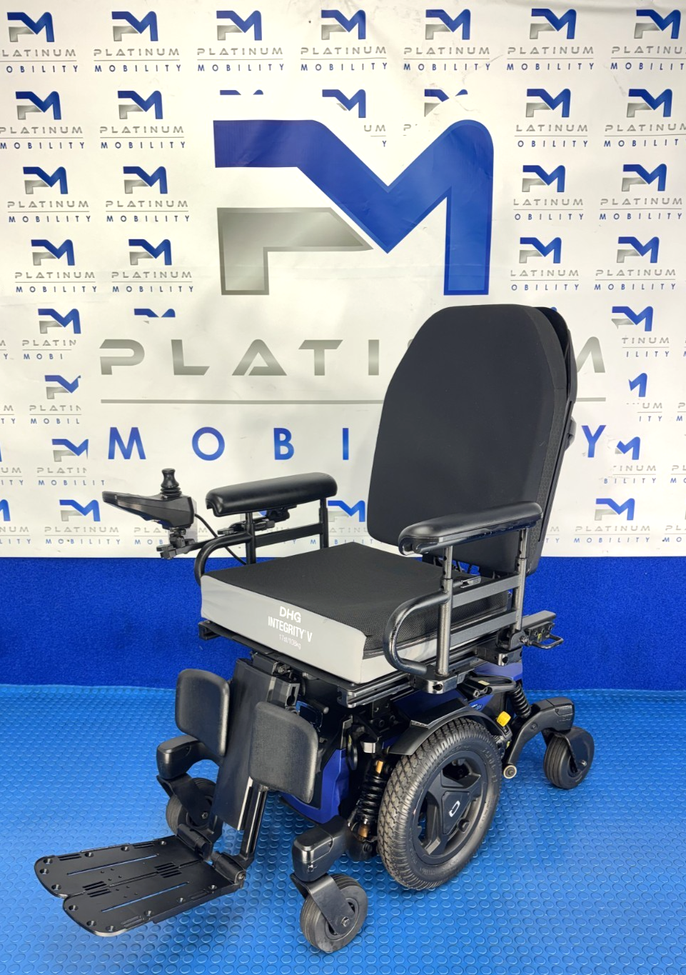 Quantum Edge 3 Stretto Powerchair – 6mph Electric Wheelchair No VAT 695
