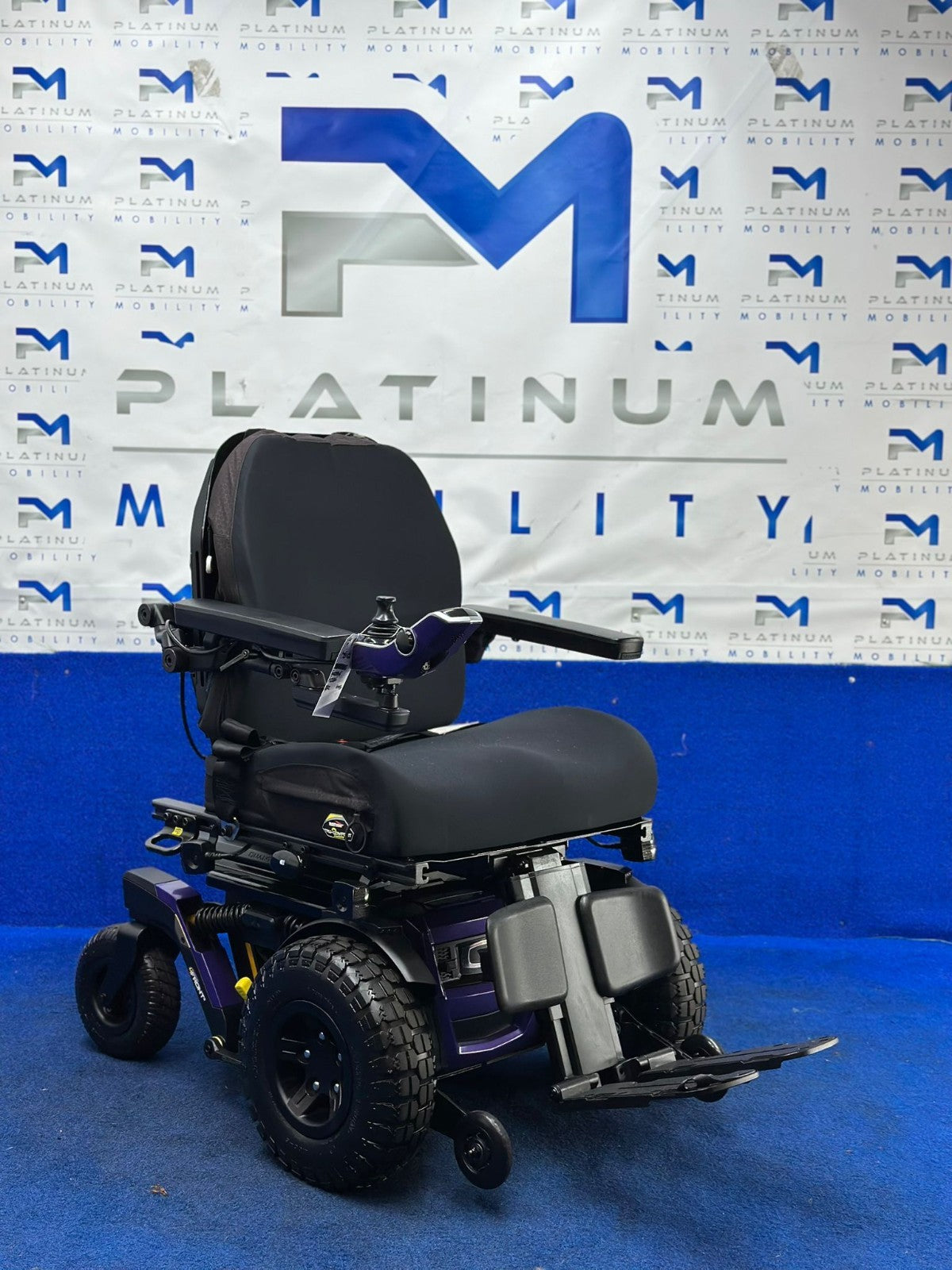 Quantum 4Front 6MPH Powerchair ELECTRIC WHEELCHAIR POWERCHAIR ALL TERRAIN 1625