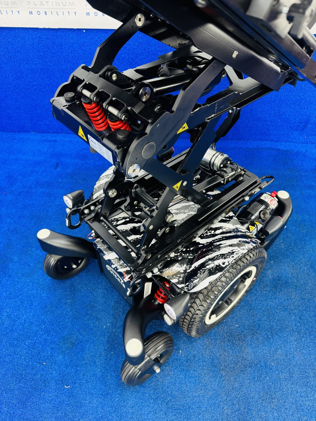 QUICKIE Q300 M MINI 6 MPH ELECTRIC MOBILITY POWERCHAIR ELECTRIC WHEELCHAIR 1338