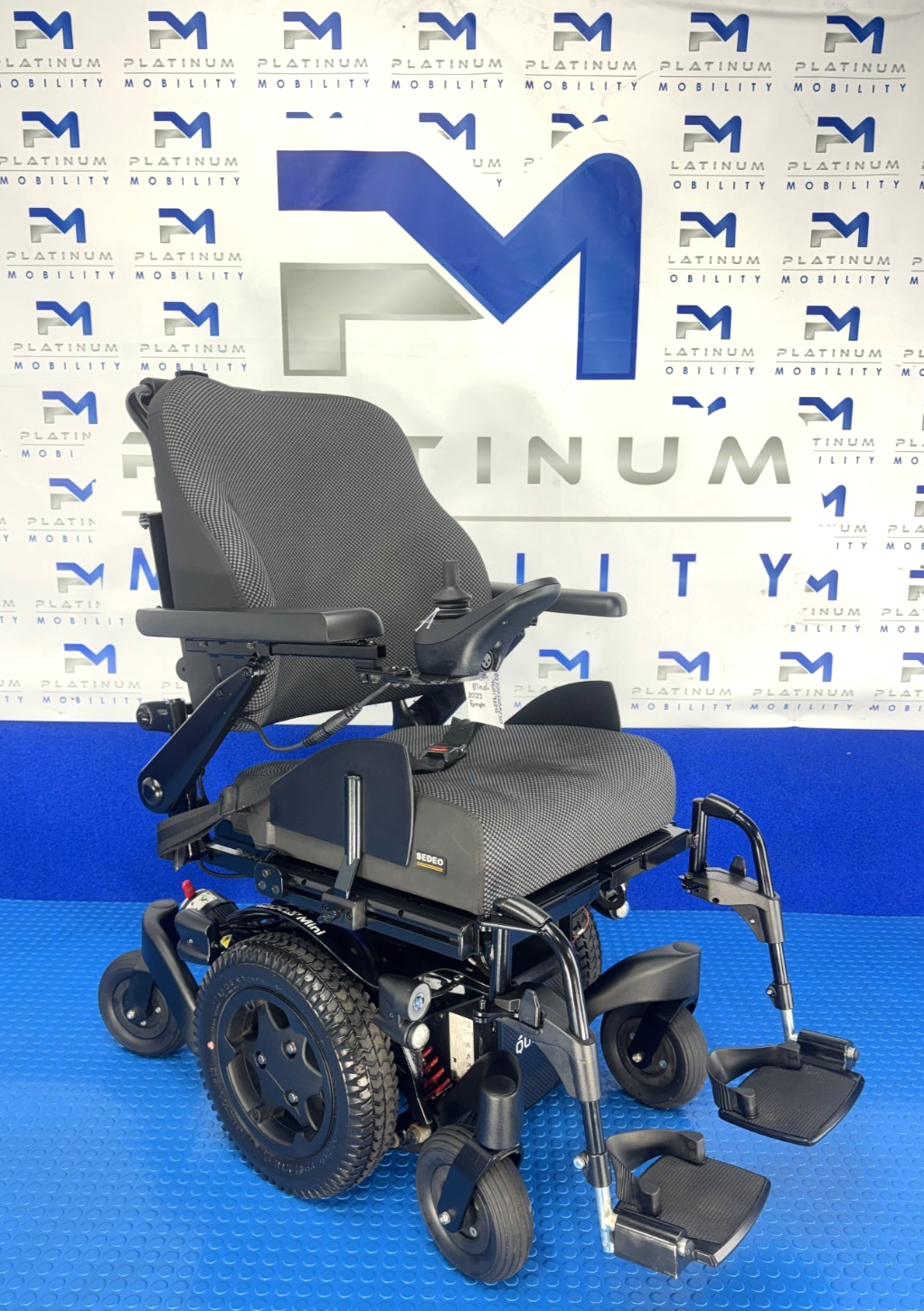 Sunrise Quickie Q300M Mini Powerchair 6 mph Electric Wheelchair 2788