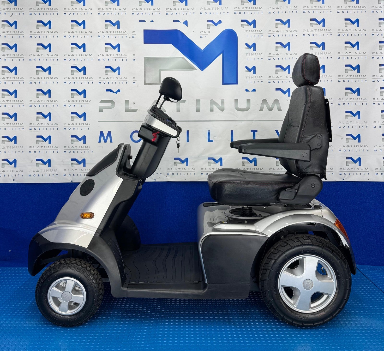 TGA Breeze S4 8MPH All Terrain Mobility Scooter Road Stunning Condition  2115