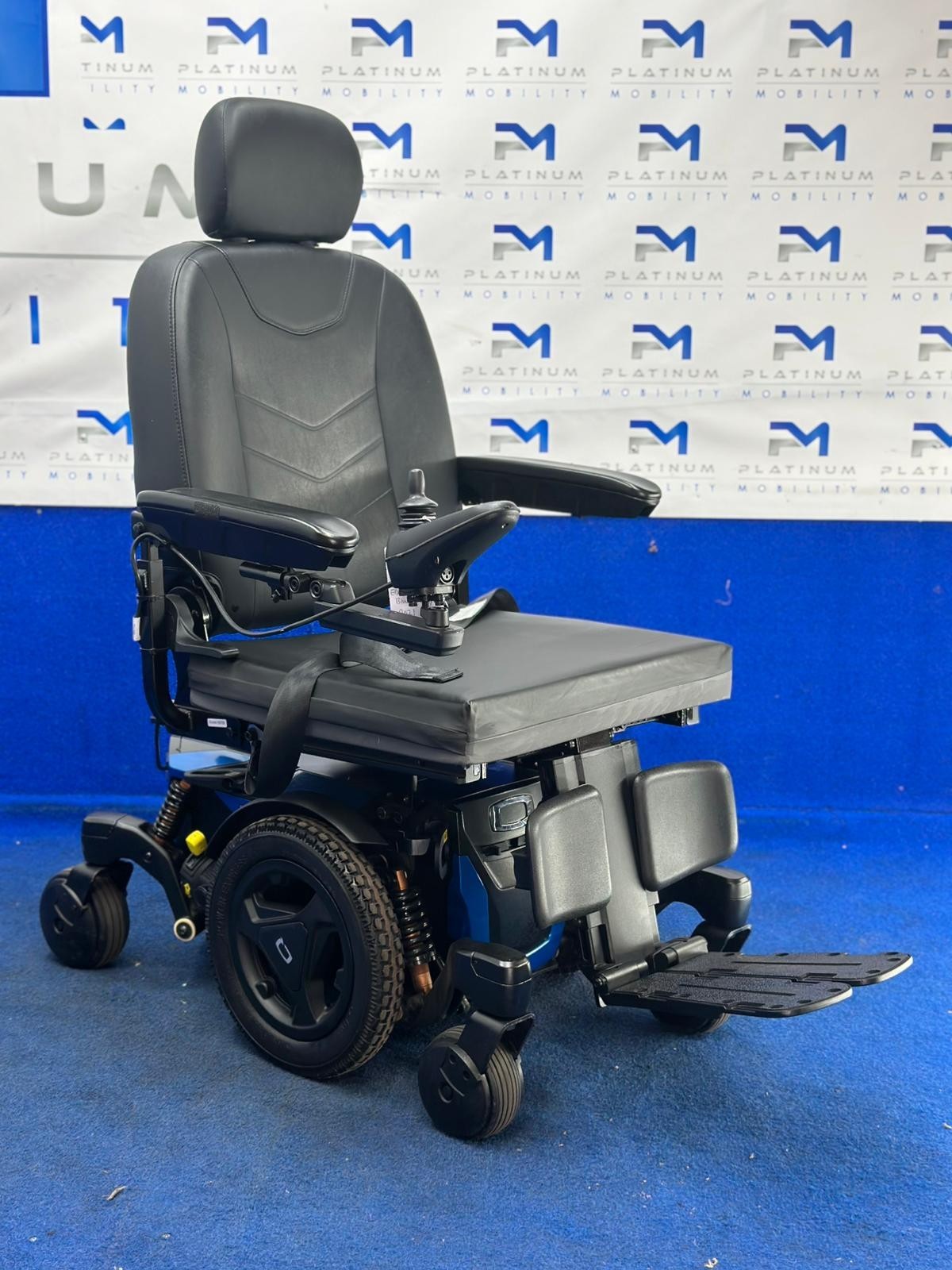 Quantum Edge 3 Stretto Powerchair – 4mph, Compact Electric Wheelchair (1248)