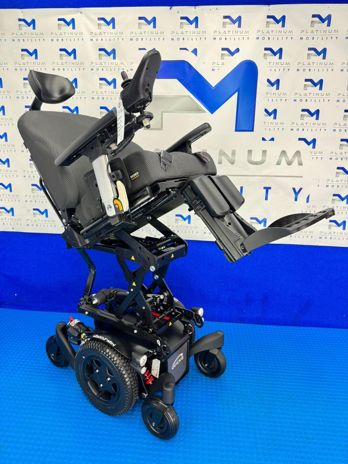 2025 Sunrise Quickie Q300 M Powerchair – 6mph Riser Electric Wheelchair 1996