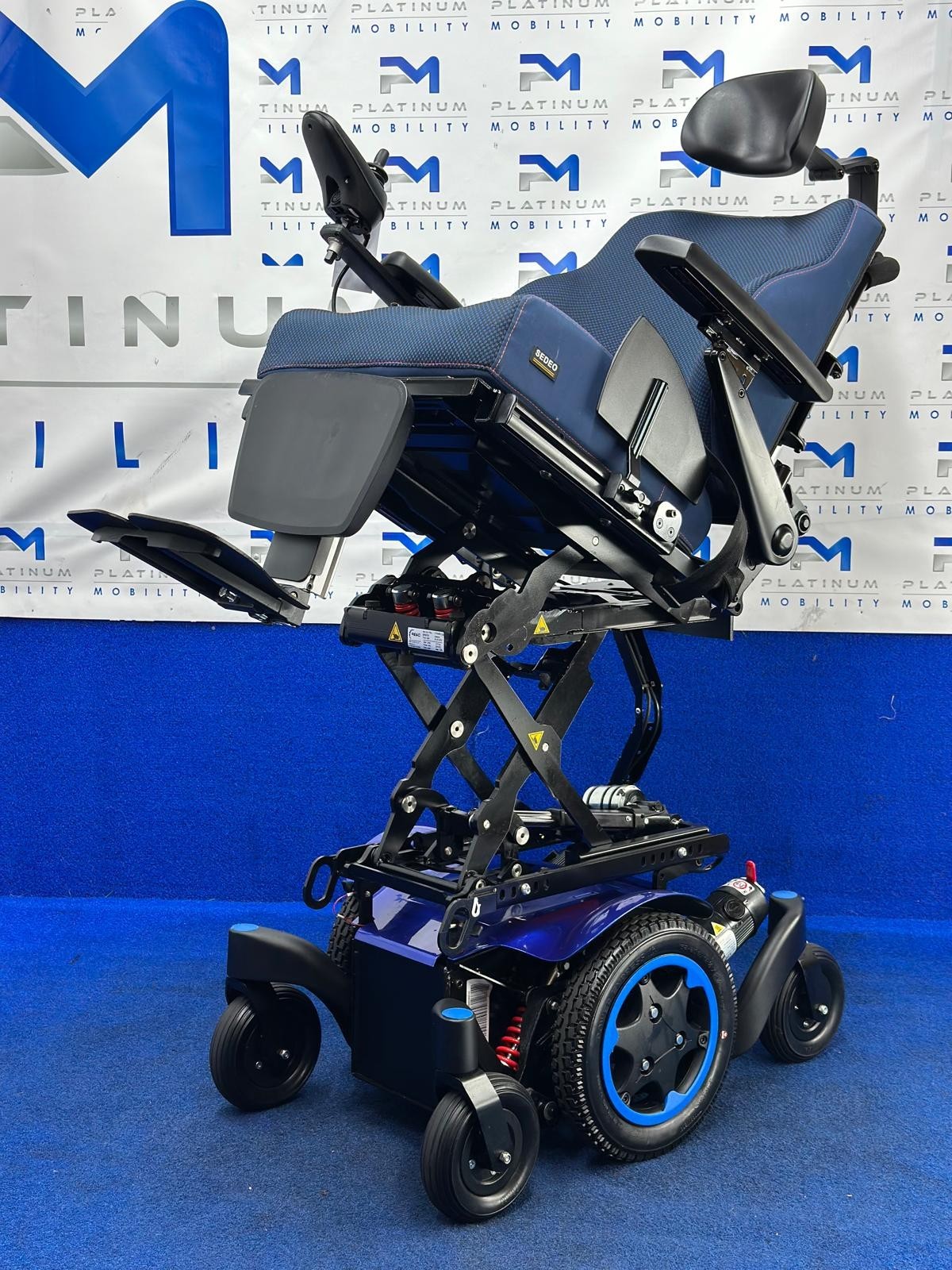 Quickie Q300 M Mini Powerchair 4 mph Riser Electric Wheelchair by Sunrise (1497)