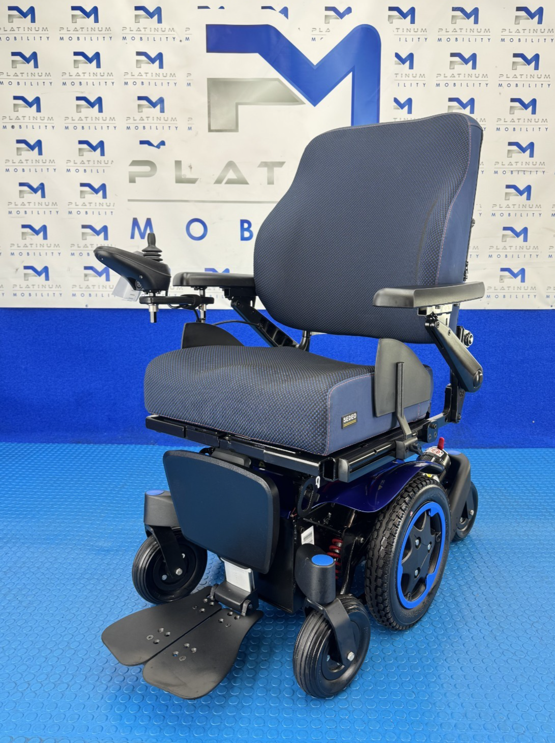 2025 SUNRISE QUICKIE Q300 MINI RISER TILT COMPACT POWERCHAIR REF 2301
