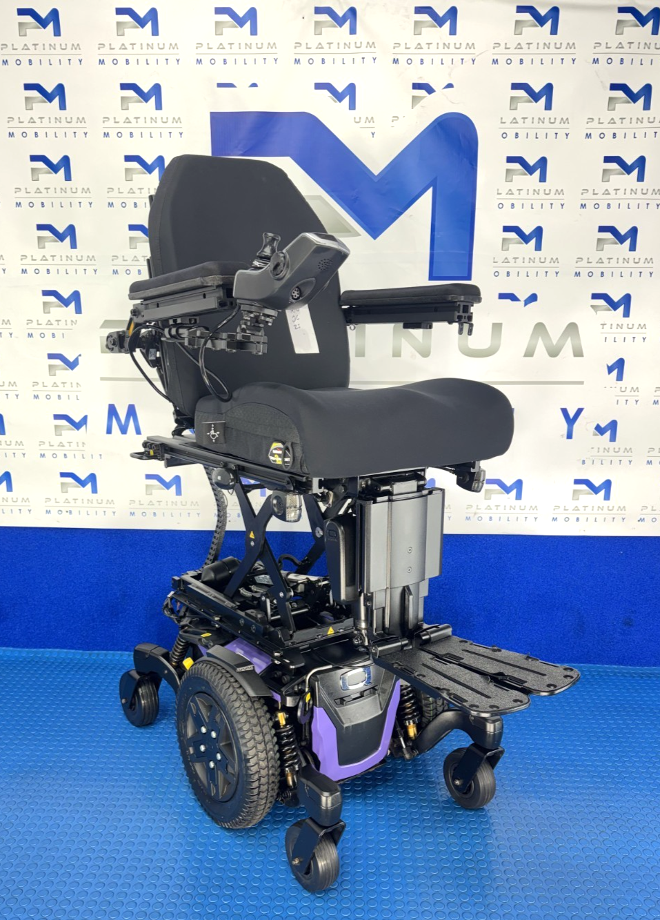 PRIDE QUANTUM EDGE 3 STRETTO 6 MPH ELECTRIC Rise, Tilt, Legs  POWERCHAIR 4066