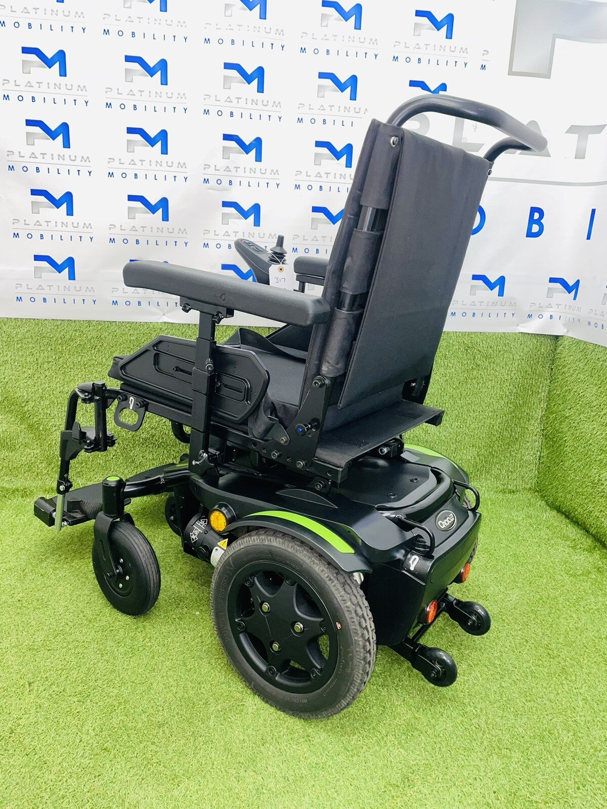 Powerchair Quickie Q100R Compact Indoor Outdoor Sunrise Medical Comfy Mid Wheel