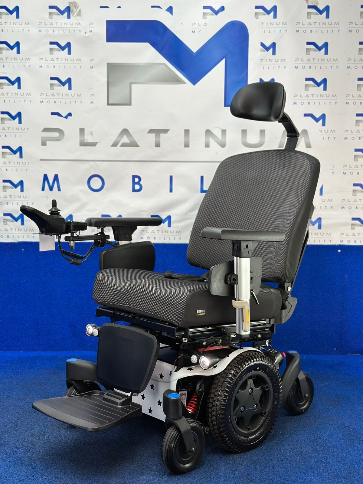 CUSTOM Sunrise Quickie Q500 M Powerchair – 6mph Riser Electric Wheelchair (1586)
