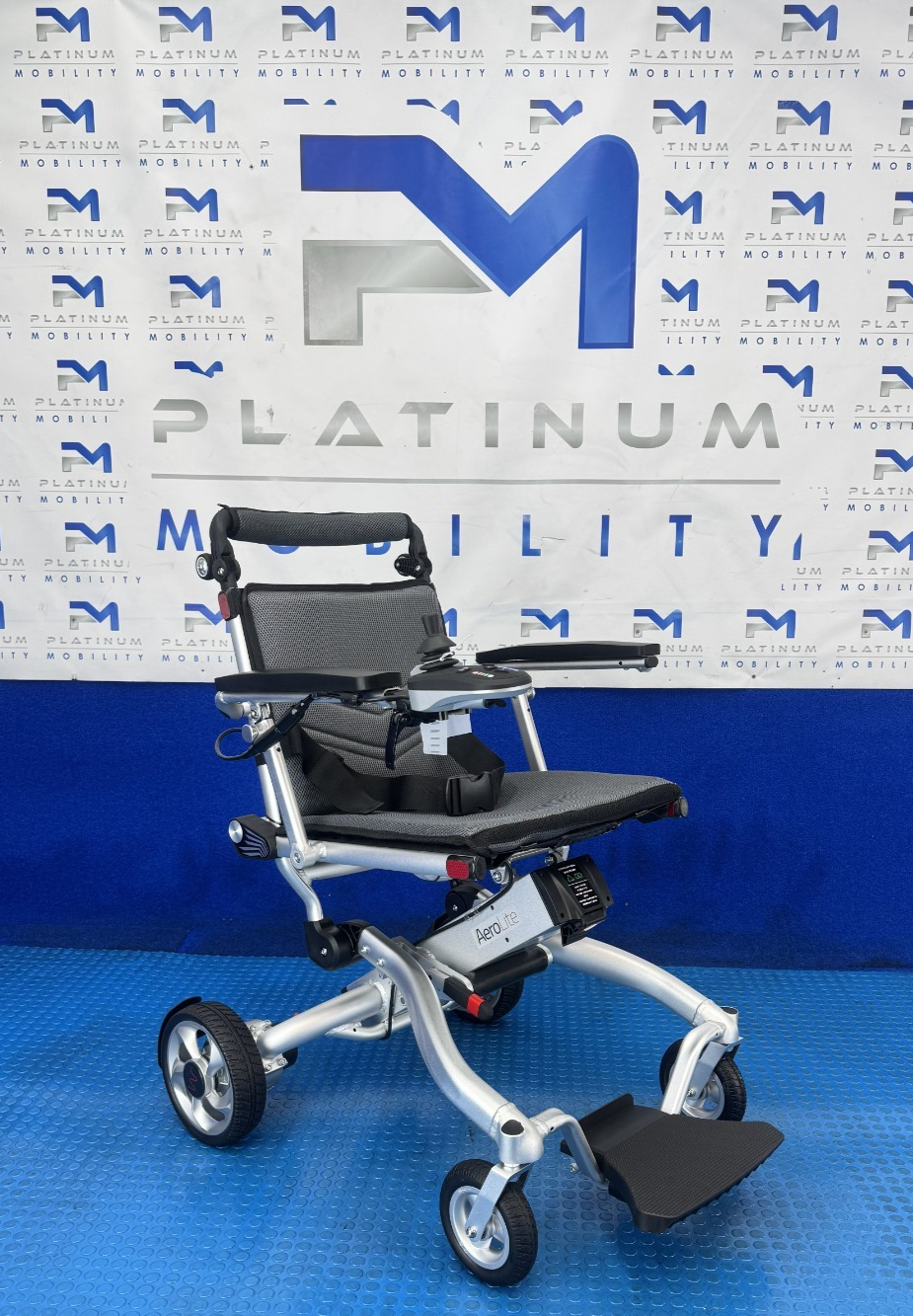Motion Healthcare Trekker Aerolite ELECTRIC WHEELCHAIR POWERCHAIR 4MPH 2574