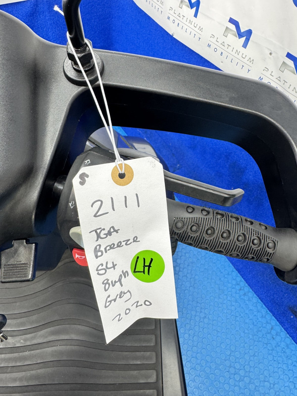 TGA Breeze S4 8MPH All Terrain Mobility Scooter Road Stunning Condition 2111