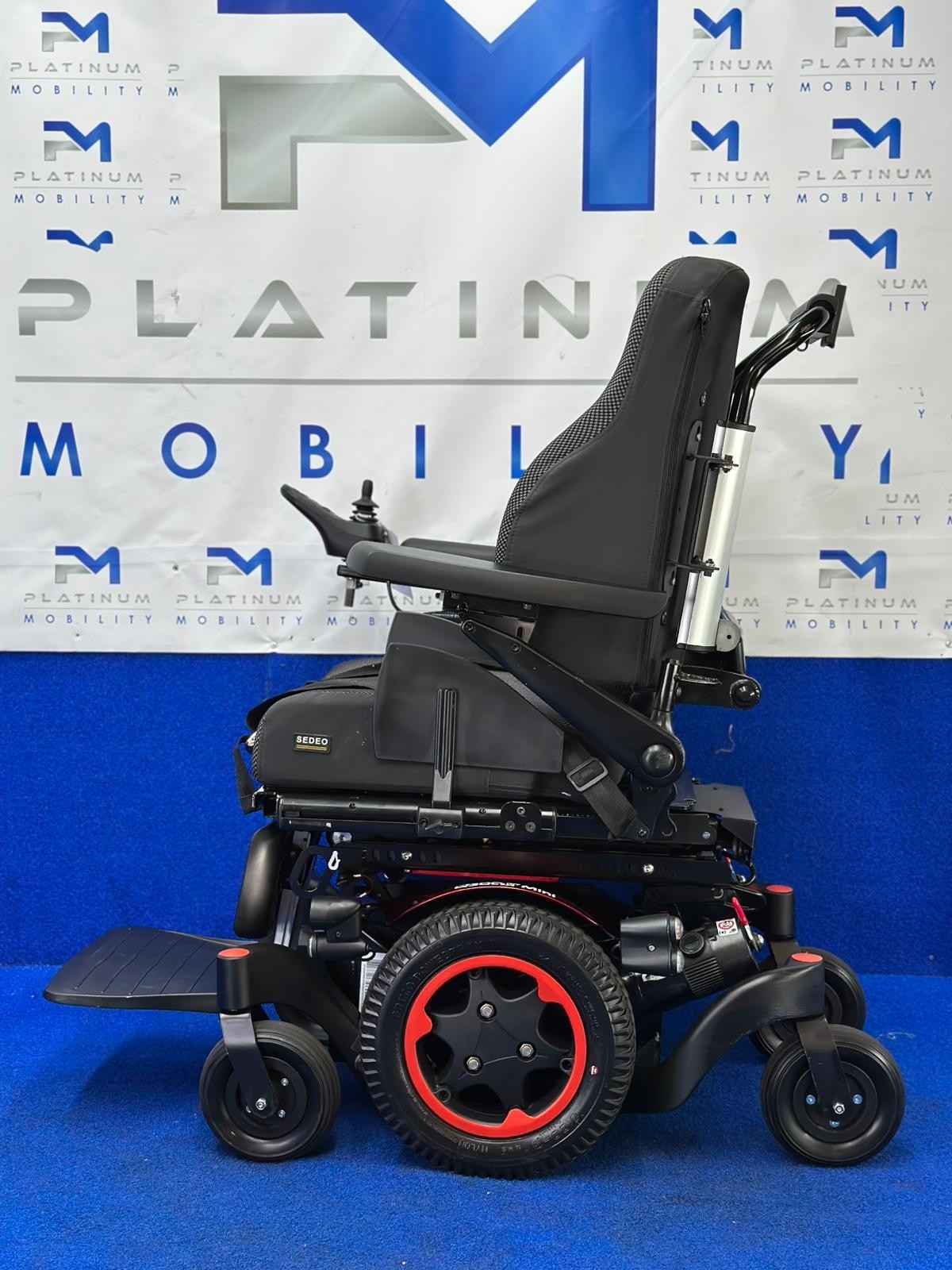 Quickie Q300 Mini Powerchair – 6mph Riser Electric Wheelchair by Sunrise (1631)