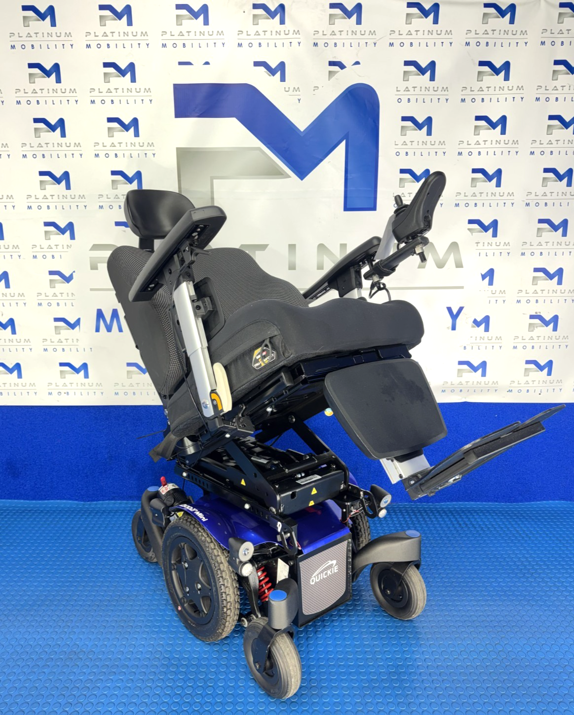 2025 Sunrise Quickie Q300M 6 mph Riser, Tilt, Manual Recline Powerchair 2912