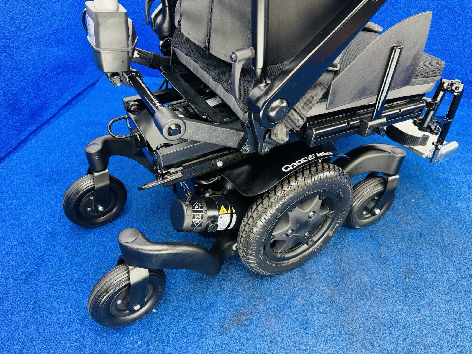 Quickie Q300 Mini Powerchair  4mph Recline Electric Wheelchair by Sunrise (1446)