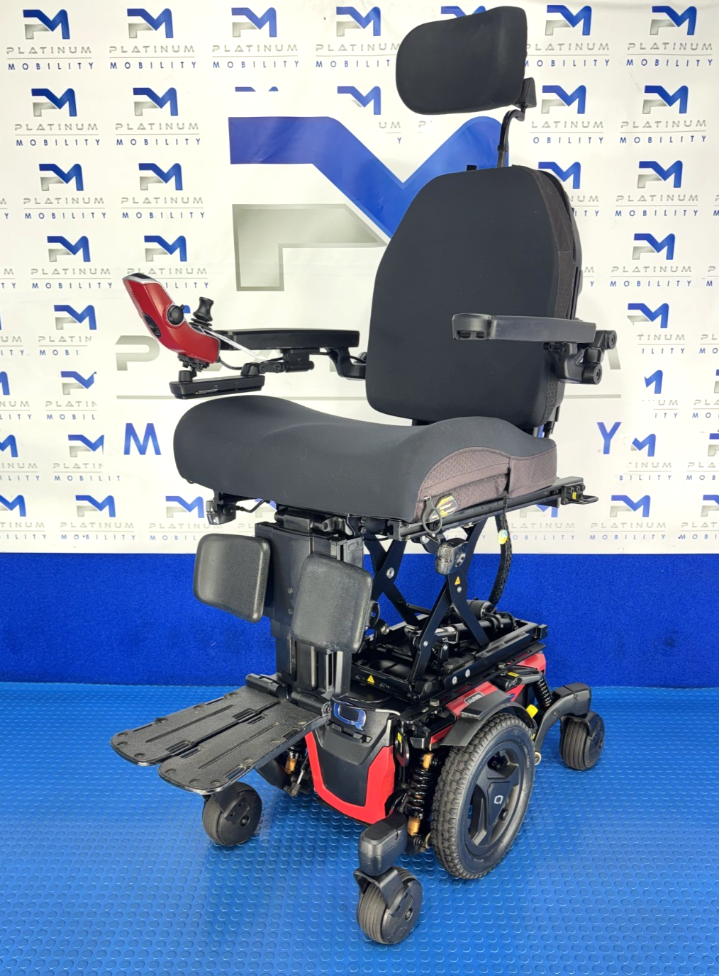 PRIDE QUANTUM EDGE 3 STRETTO 6 MPH Electric Rise, Tilt, Legs, Recline 4207