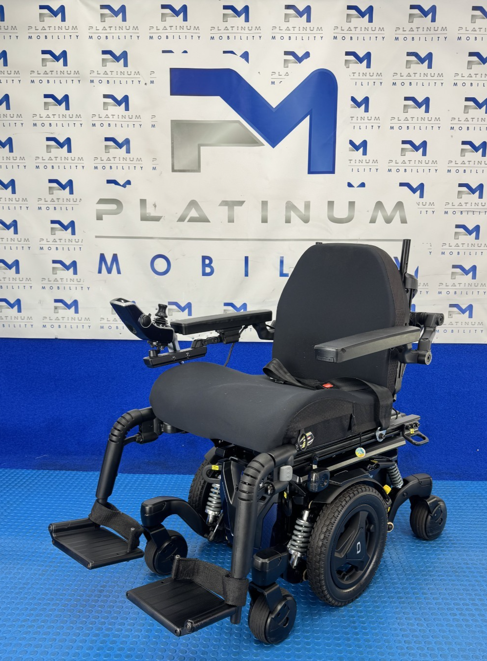 PRIDE QUANTUM EDGE 3 STRETTO i-LEVEL 6 MPH ELECTRIC MOBILITY POWERCHAIR 1095