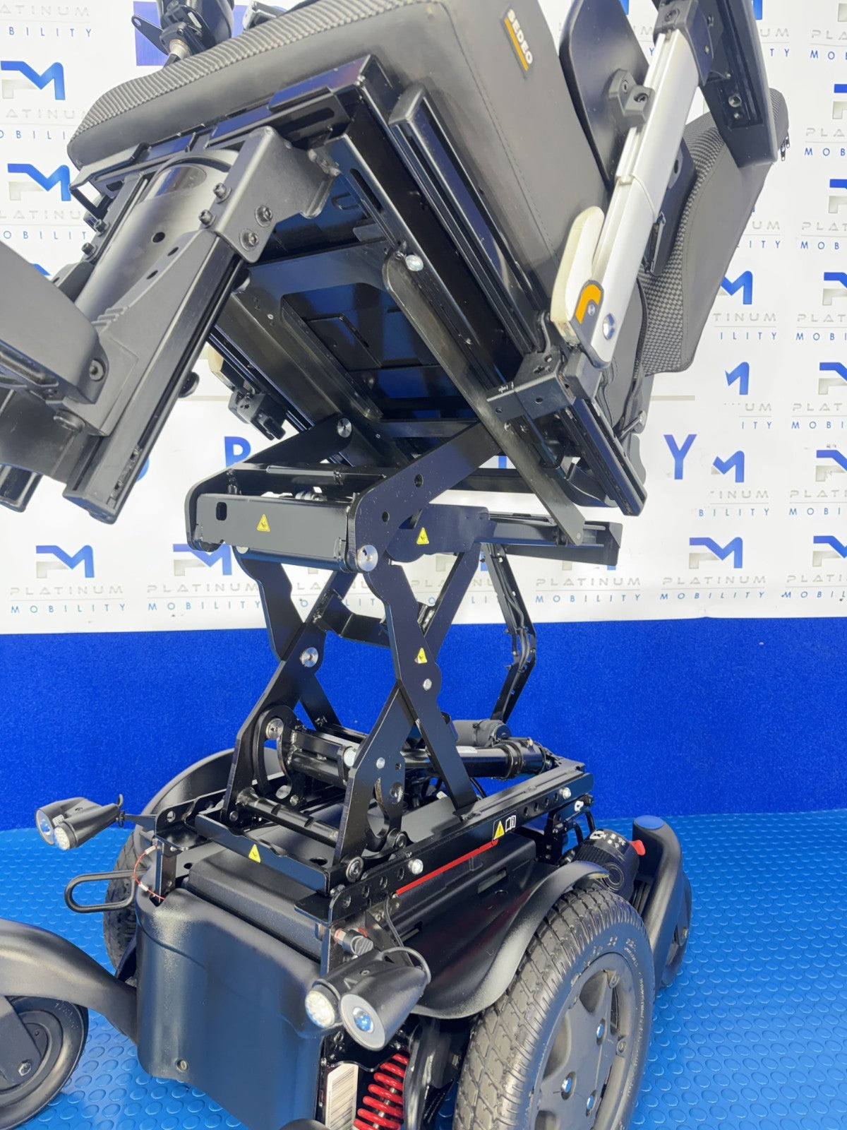 2025 Sunrise Quickie Q500M Powerchair 6mph Riser & Tilt Electric Wheelchair 4017