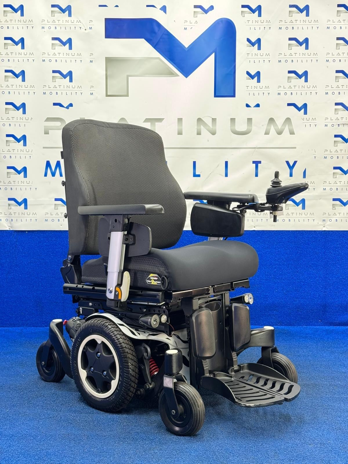 CUSTOM Sunrise Quickie Q500 M Powerchair – 6mph Riser Electric Wheelchair (1818)