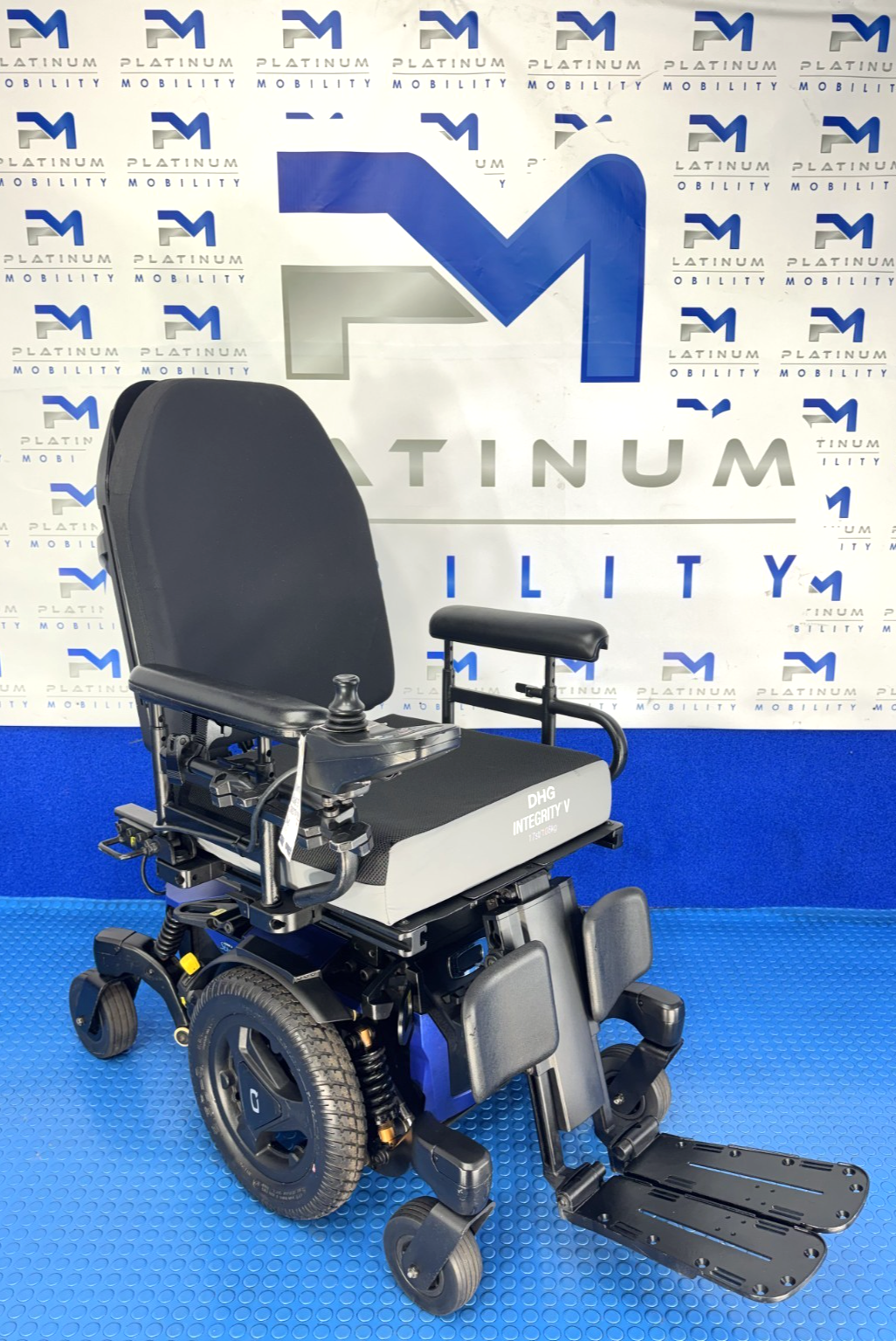 Quantum Edge 3 Stretto Powerchair – 6mph Electric Wheelchair No VAT 695