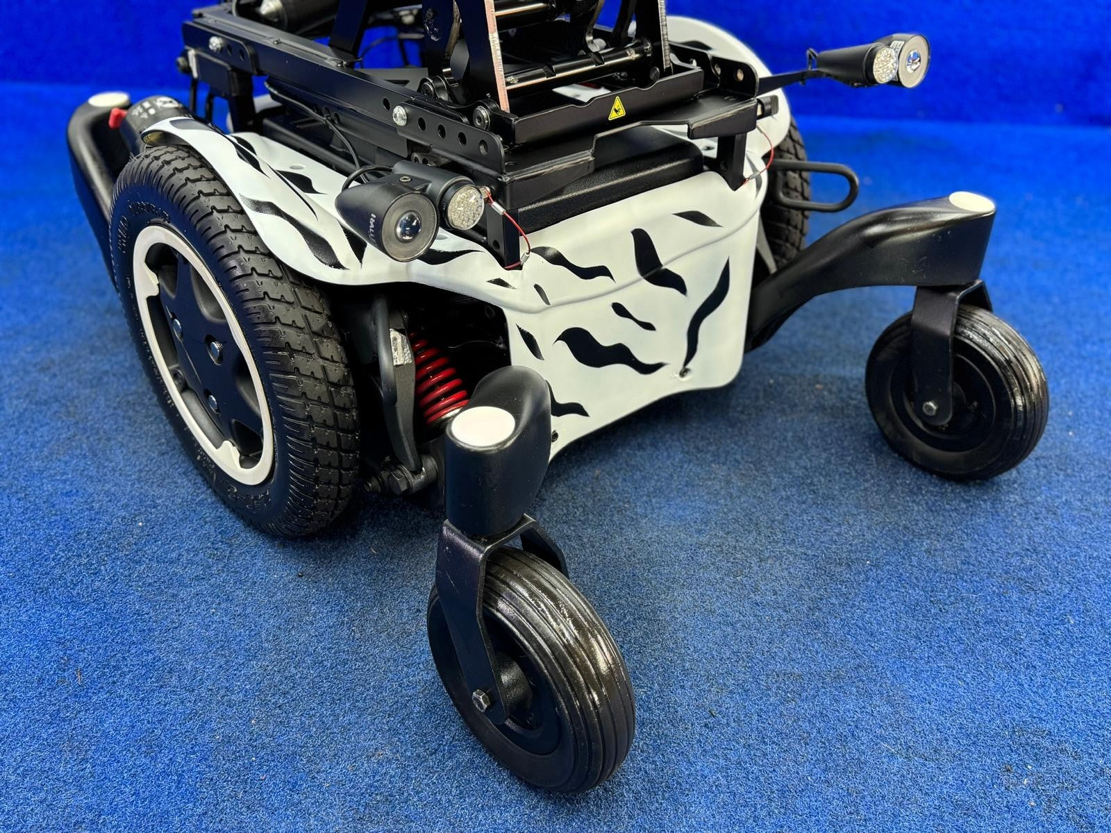 CUSTOM Sunrise Quickie Q500 M Powerchair – 6mph Riser Electric Wheelchair (1818)