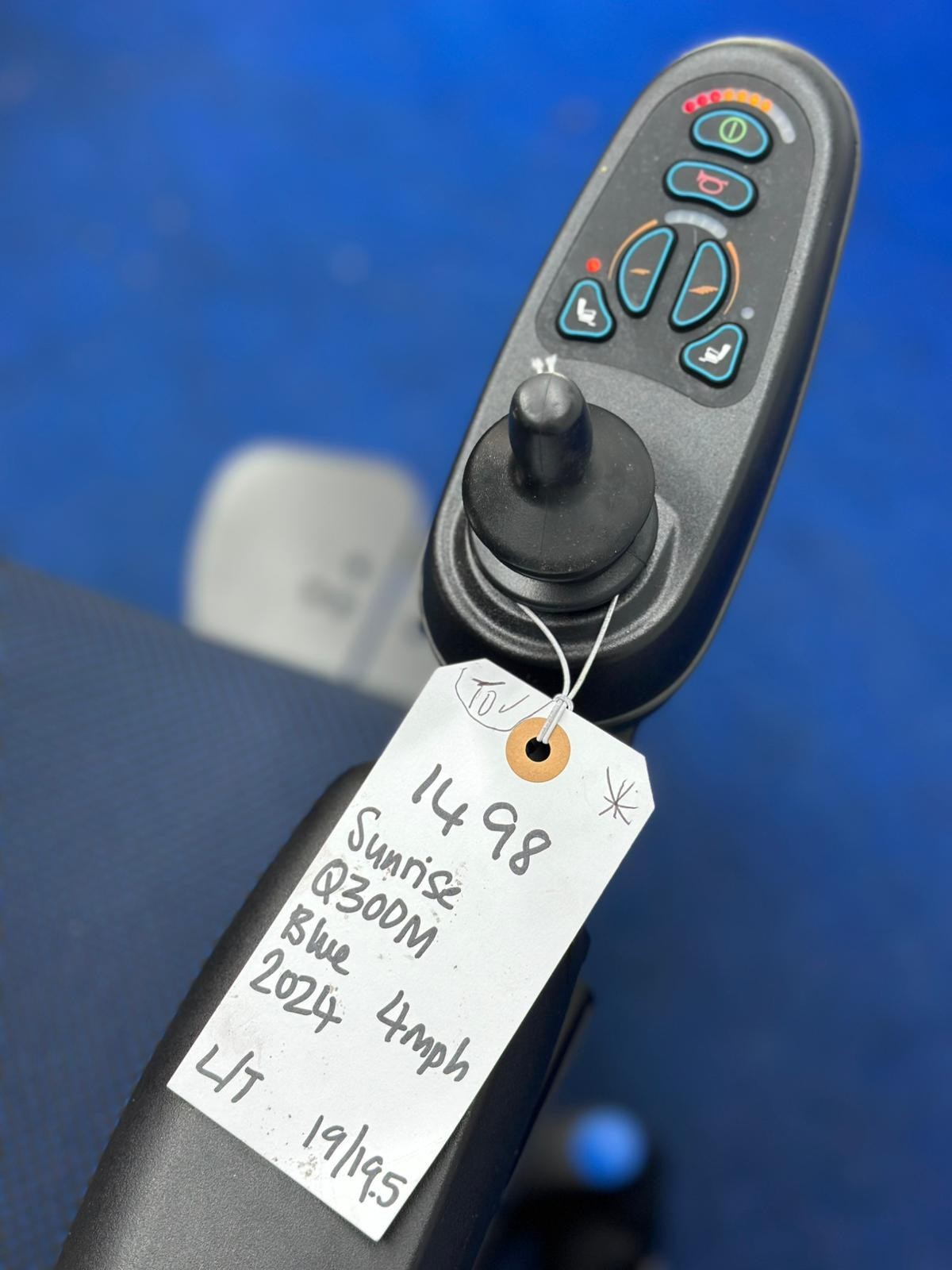 Quickie Q300 M Mini Powerchair 4 mph Riser Electric Wheelchair by Sunrise (1498)