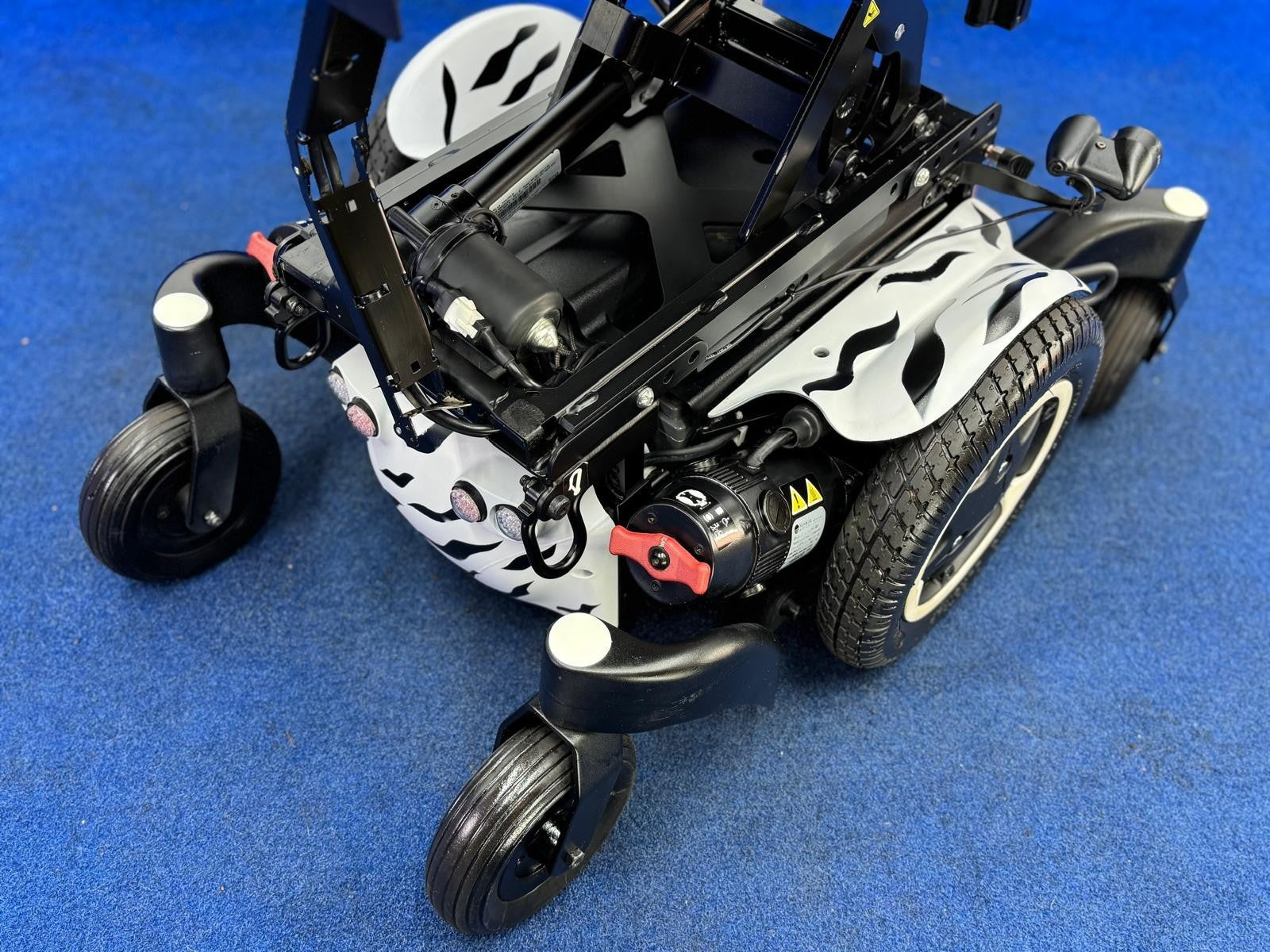 CUSTOM Sunrise Quickie Q500 M Powerchair – 6mph Riser Electric Wheelchair (1818)