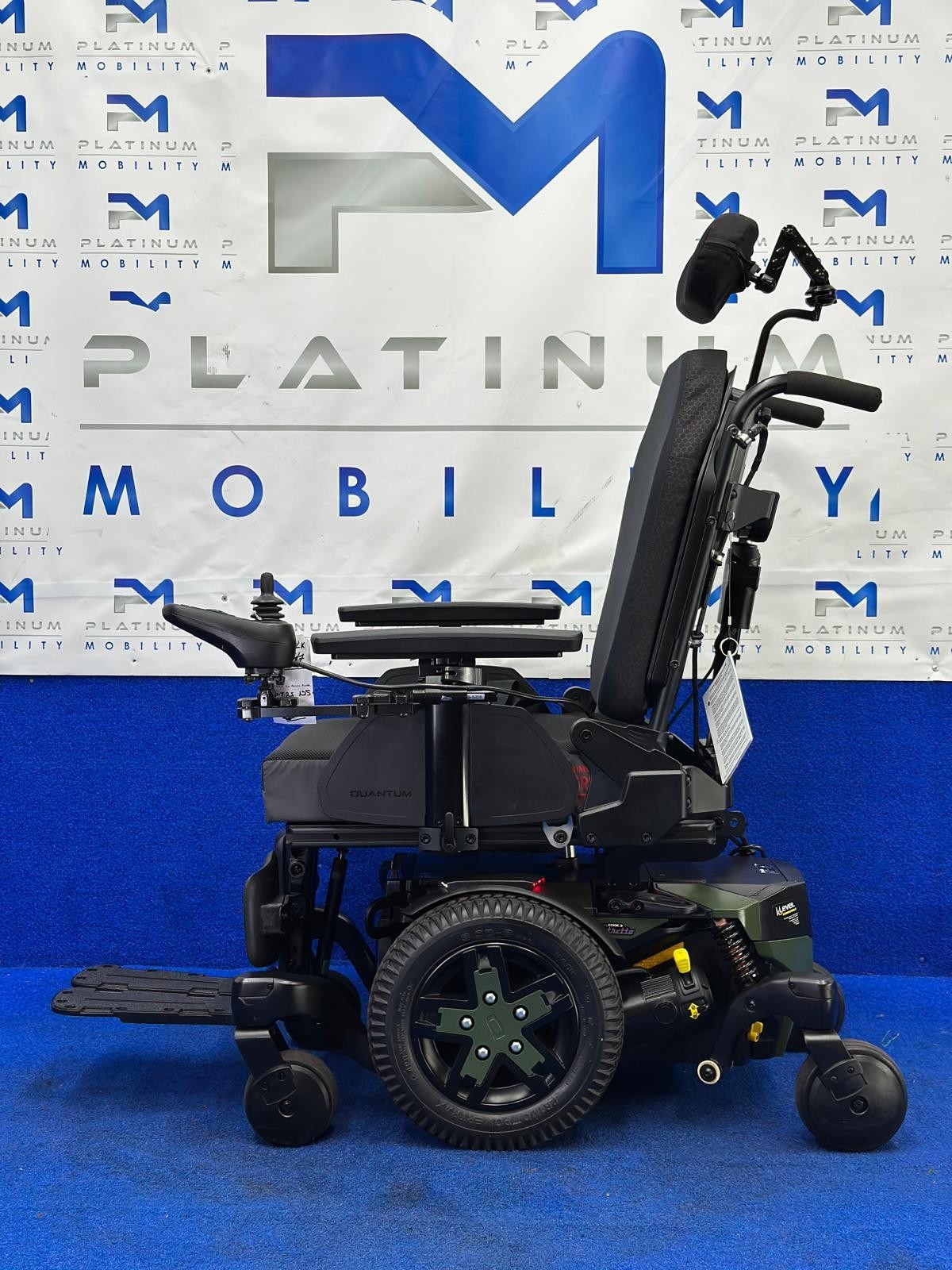 Quantum Edge 3 Stretto Powerchair – 4mph, Compact Electric Wheelchair (1236)