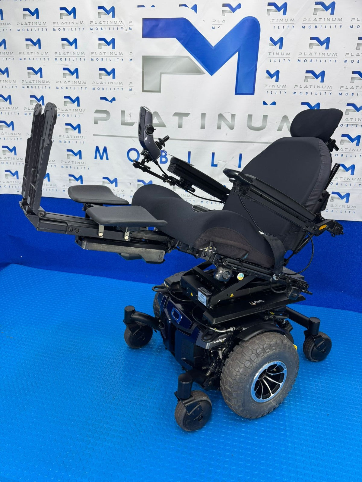 PRIDE QUANTUM Q6 EDGE Z 2.0 i-LEVEL 6 MPH ELECTRIC MOBILITY POWERCHAIR 871