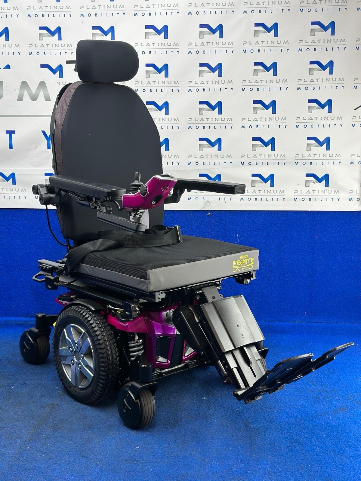 PRIDE QUANTUM Q6 EDGE 2.0 i-LEVEL 6 MPH ELECTRIC MOBILITY POWERCHAIR 1137