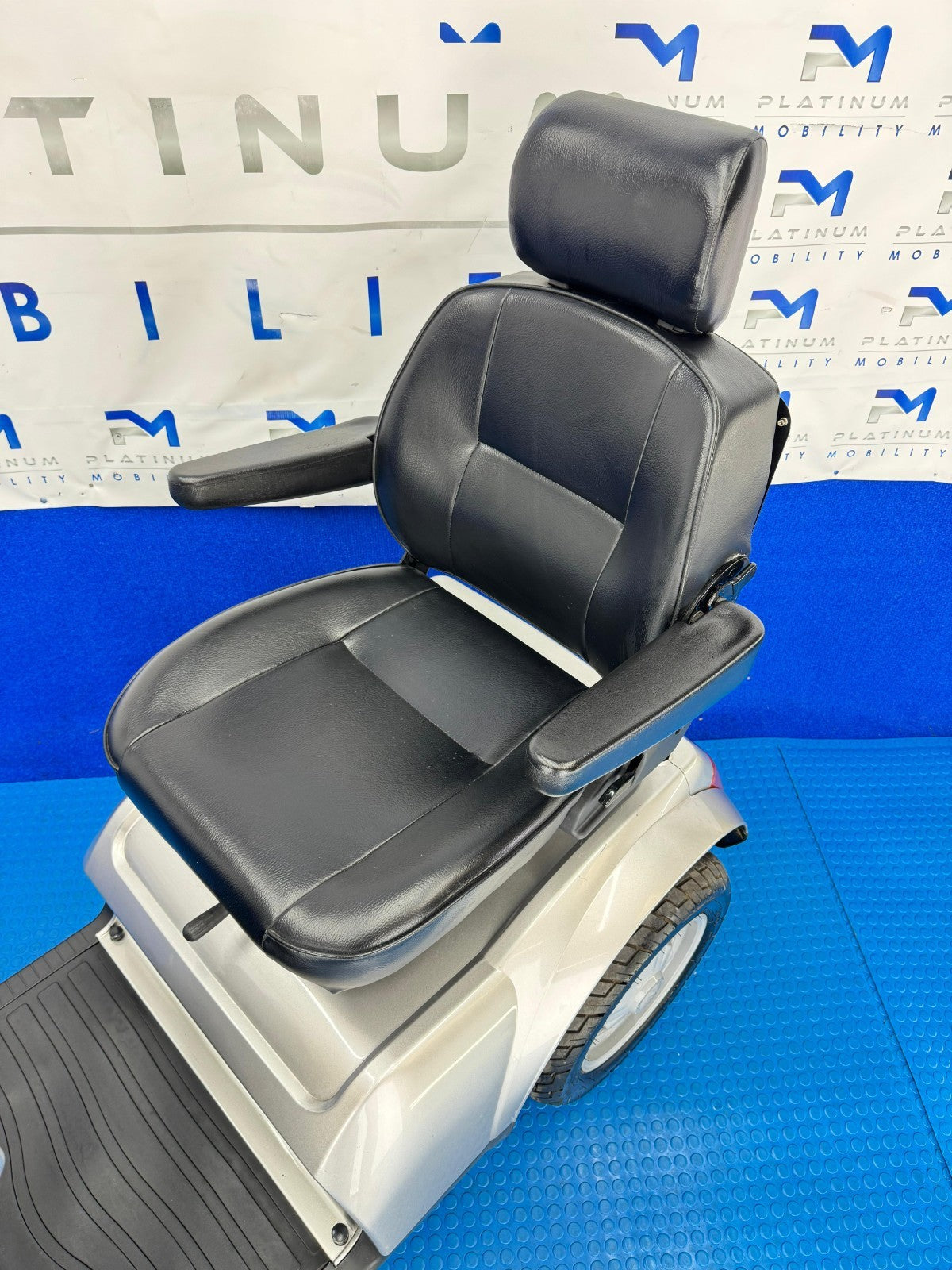 TGA Breeze S4 8MPH All Terrain Mobility Scooter Immaculate Condition 021