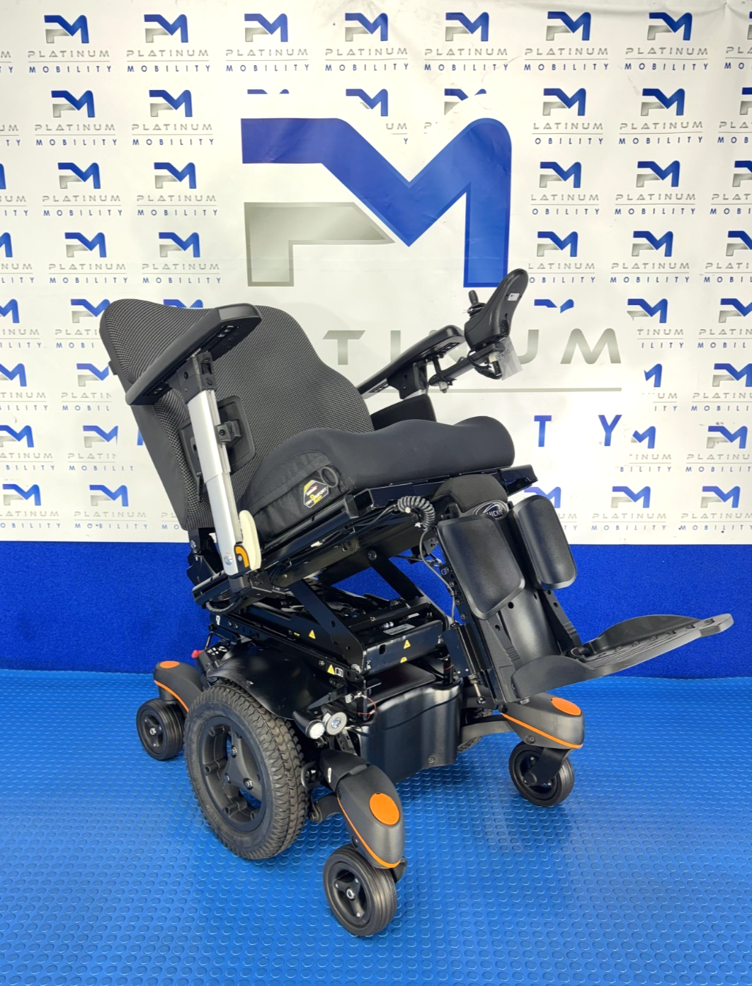 Sunrise Quickie Q700 M 6mph Electric Rise Tilt Electric Legs Powerchair 4214