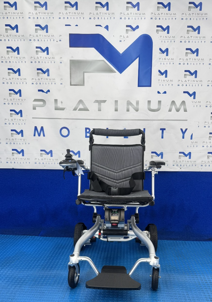 Motion Healthcare Trekker Aerolite ELECTRIC WHEELCHAIR POWERCHAIR 4MPH 2574