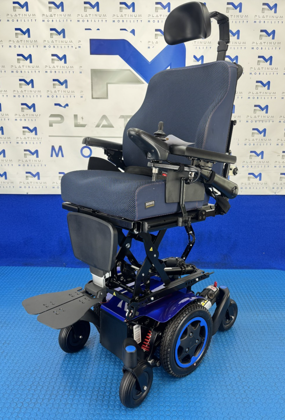 Sunrise Quickie Q300M Mini Powerchair 6 mph Riser Electric Wheelchair 2254