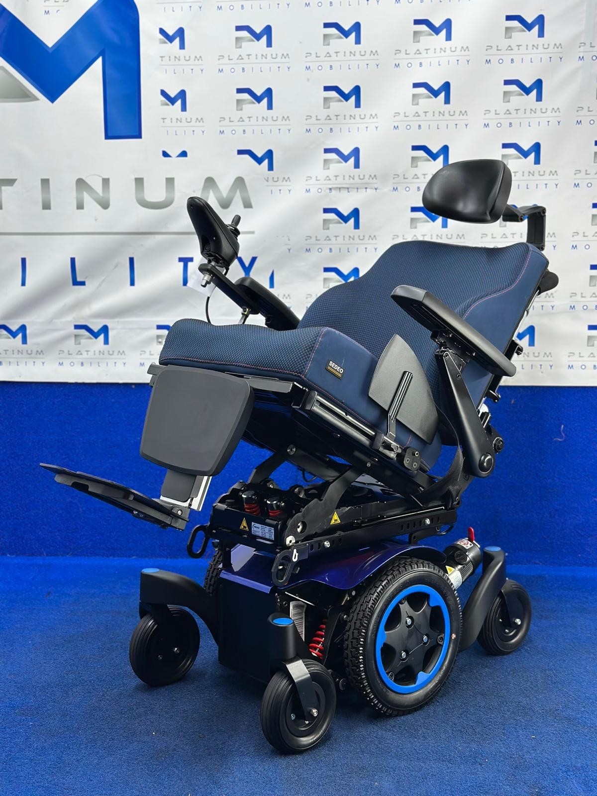 Quickie Q300 M Mini Powerchair 4 mph Riser Electric Wheelchair by Sunrise (1497)