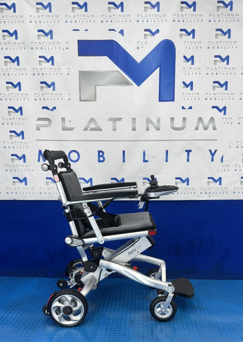 Motion Healthcare Trekker Aerolite ELECTRIC WHEELCHAIR POWERCHAIR 4MPH 2574