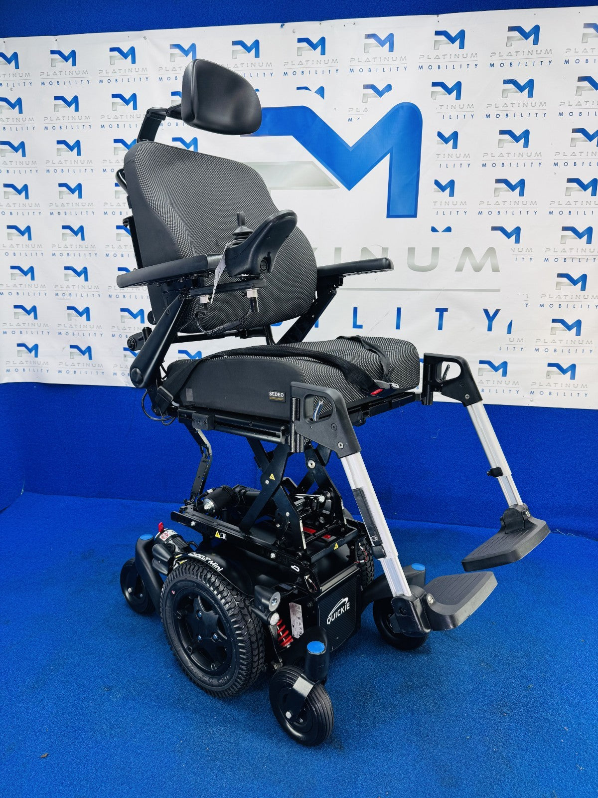 Quickie Q300 Mini Powerchair – 6mph Riser Electric Wheelchair by Sunrise (1451)