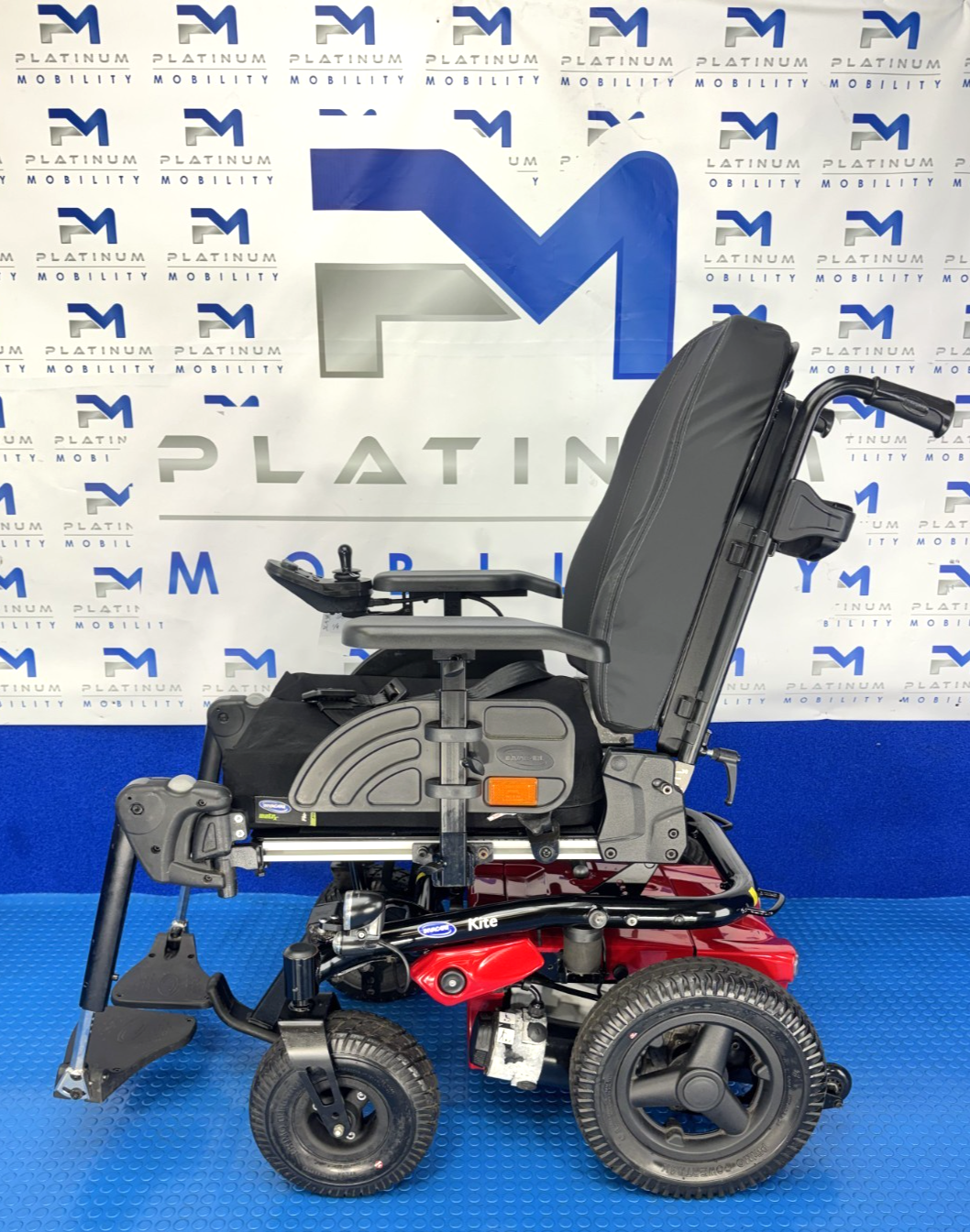 Invacare Kite 6mph Electric Powerchair Wheelchair New Batteries Ref 2866