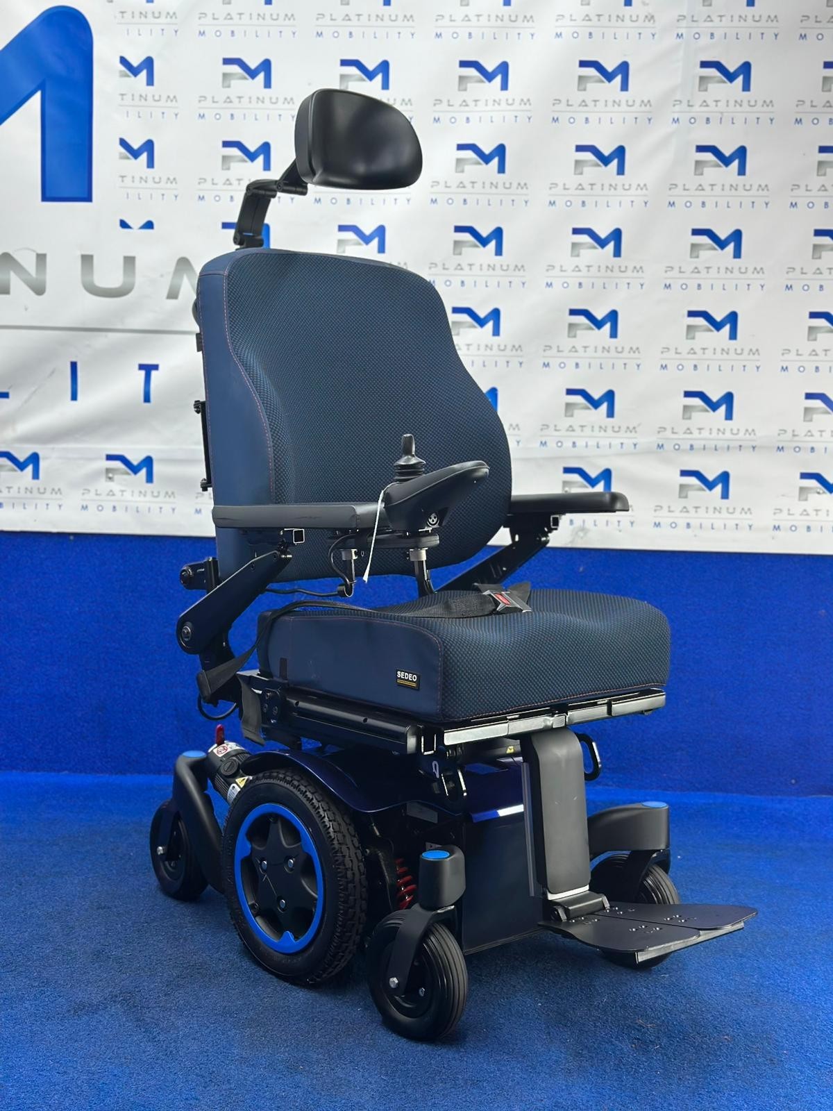 Quickie Q300 M Mini Powerchair 4 mph Riser Electric Wheelchair by Sunrise (1498)