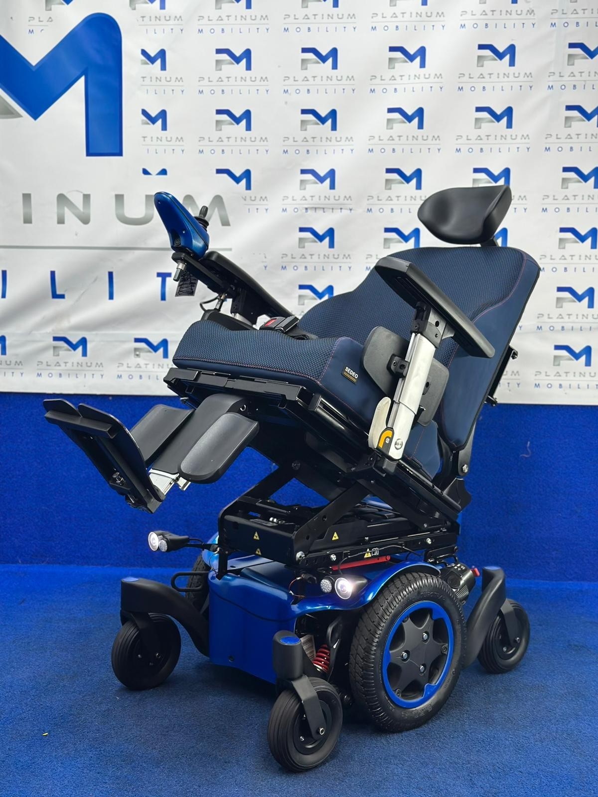 CUSTOM  2024 Quickie Q500 M Powerchair – 6mph Riser Electric Wheelchair (1499)