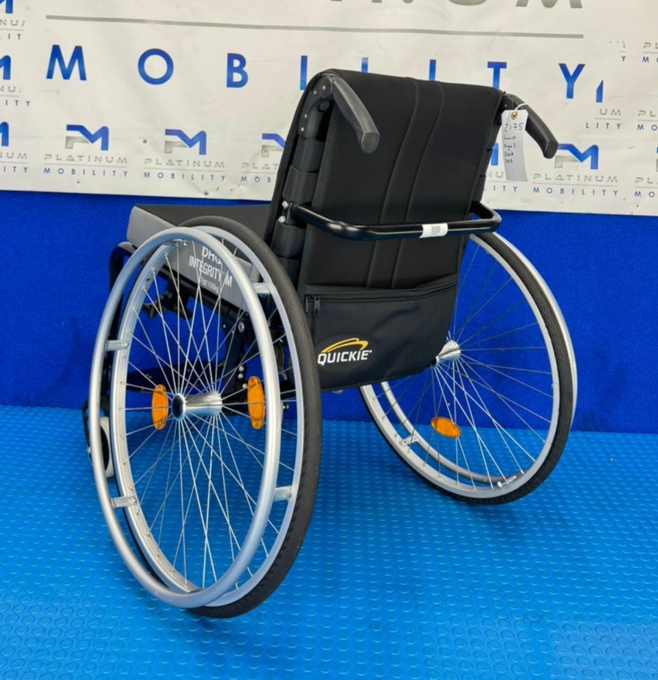 Sunrise Quickie Argon 2 Manual Active Wheelchair Stunning (17 INCH) *2175