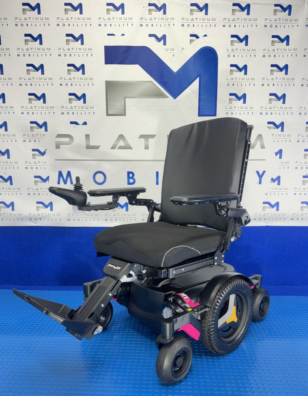 2025 PERMOBIL M1 MWD 4 MPH ELECTRIC WHEELCHAIR POWERCHAIR MOBILITY SCOOTER 2713