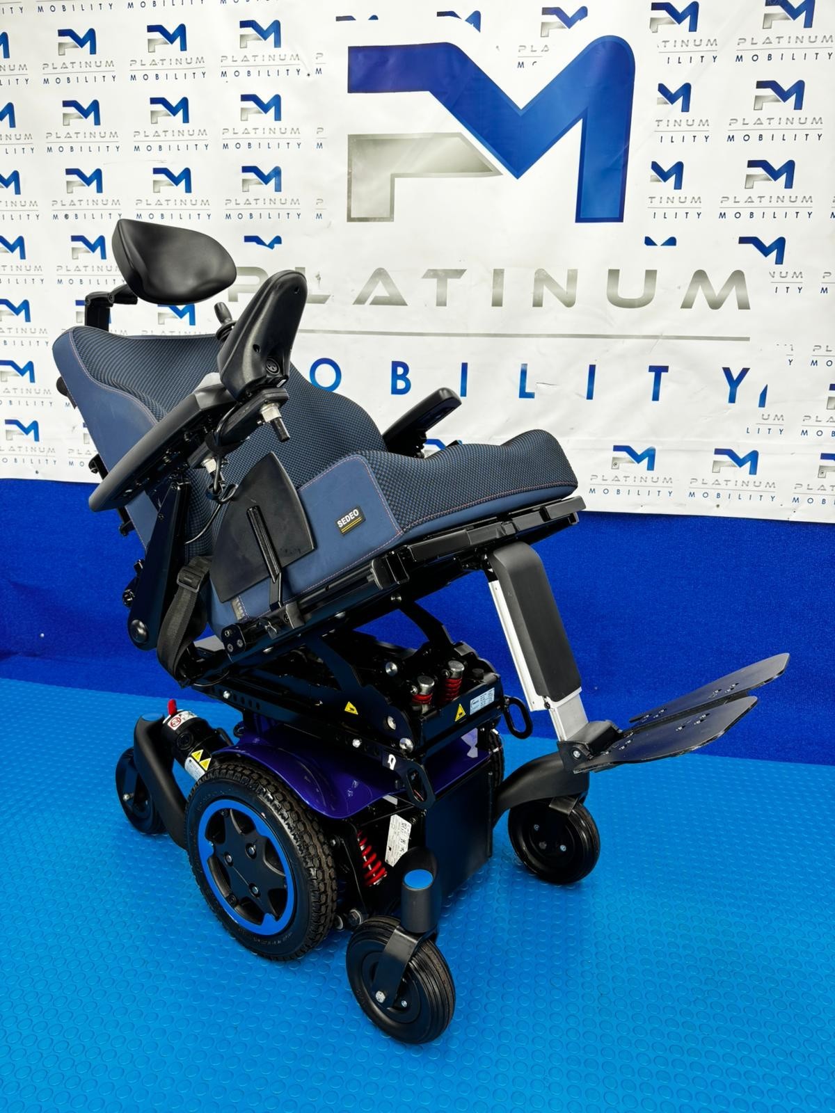 Sunrise Quickie Q300M Mini Powerchair 4 mph Riser Electric Wheelchair (1903)